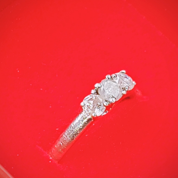 PAST ,PRESENT, AND FUTURE DIAMOND RING - Picture 7 of 8